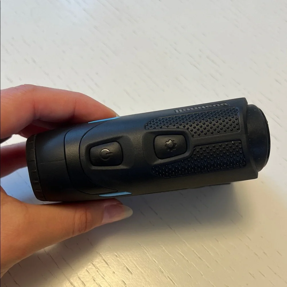 Bushnell Black and Blue Rangefinder - Picture 3 of 6